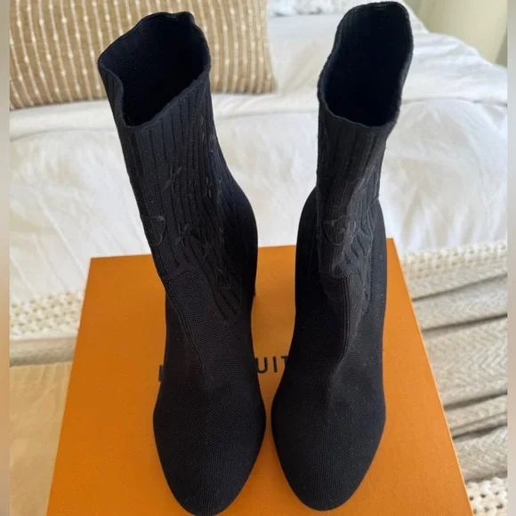 Louis Vuitton Silhouette Ankle Boot in Black - Picture 2 of 6